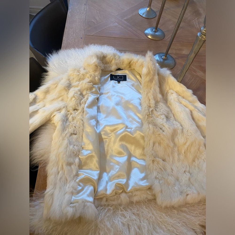 Exquisite and Luxurious Utex DesignCream 100% rabbit Fur Coat in Size Small